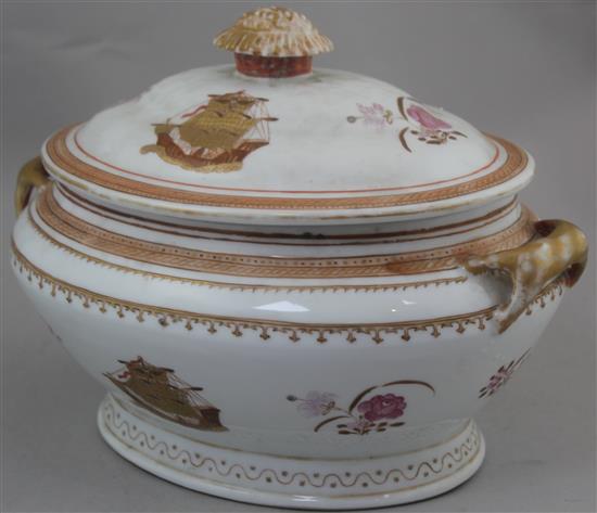 A Chinese export style enamelled porcelain twenty nine piece dinner service, soup tureen 35cm